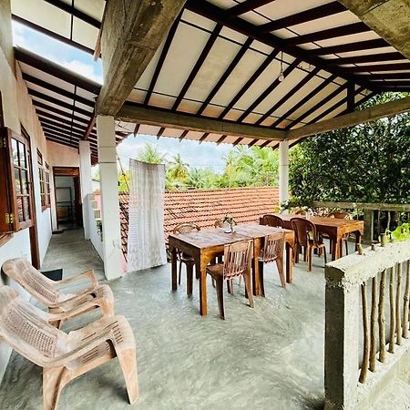 Sanithu Homestay And Villa Гале Екстериор снимка