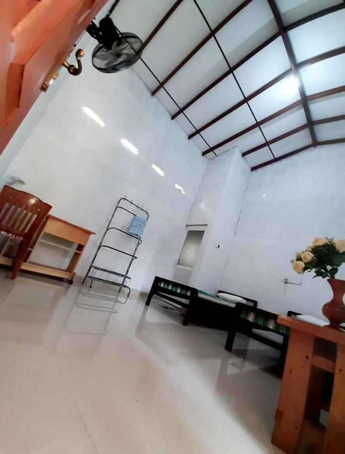 Sanithu Homestay And Villa Гале Екстериор снимка