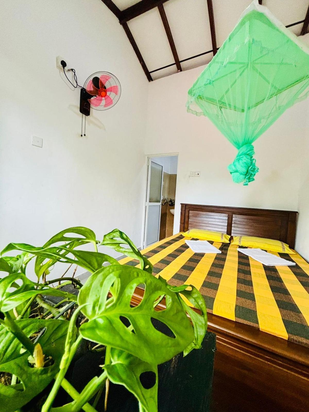 Sanithu Homestay And Villa Гале Екстериор снимка