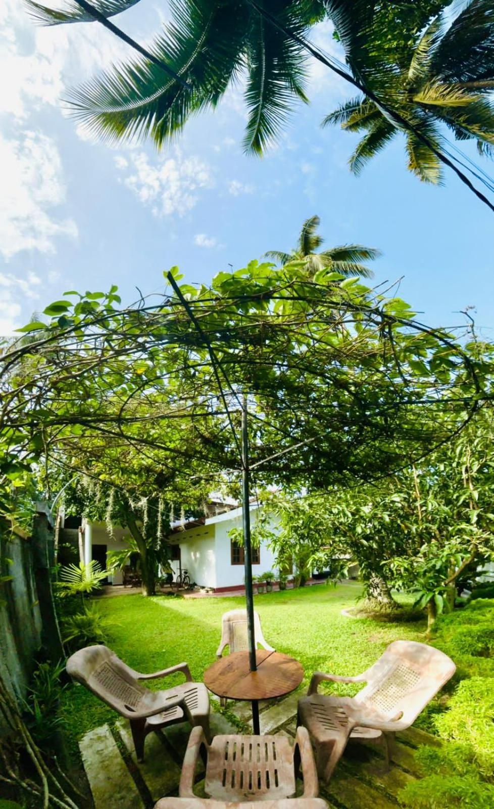 Sanithu Homestay And Villa Гале Екстериор снимка