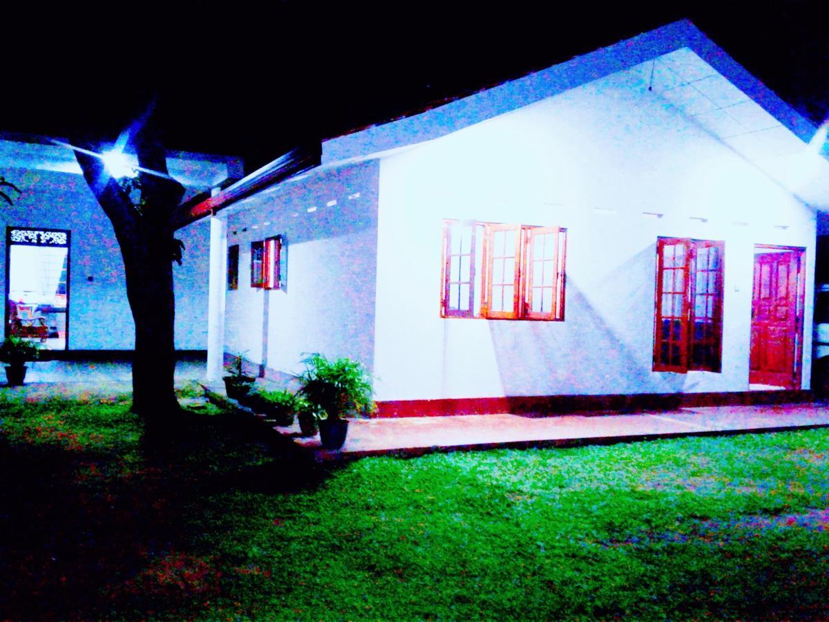 Sanithu Homestay And Villa Гале Екстериор снимка