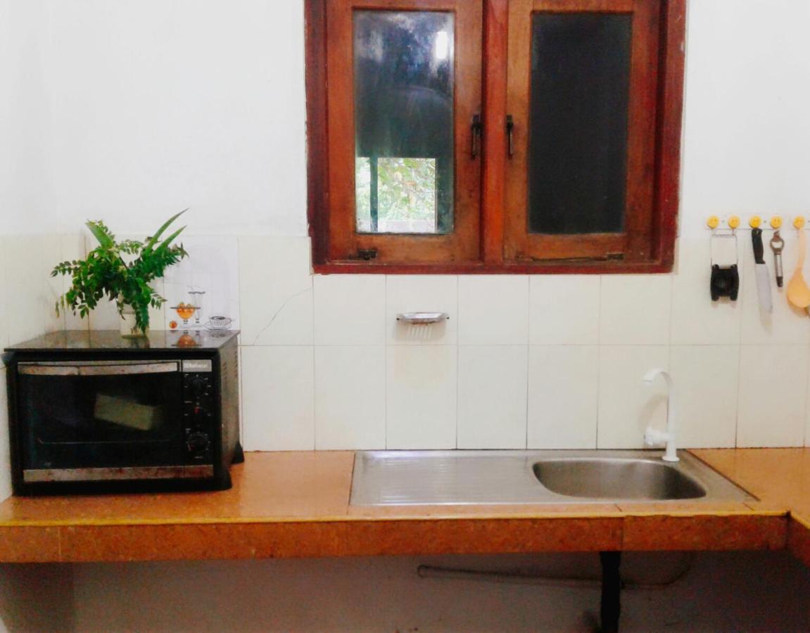 Sanithu Homestay And Villa Гале Екстериор снимка